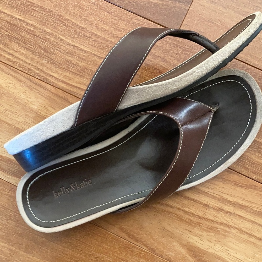 Kelly & Katie leather flipflops